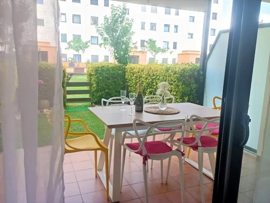 Apartamento En Primera Linea De Mar Roses 0*,