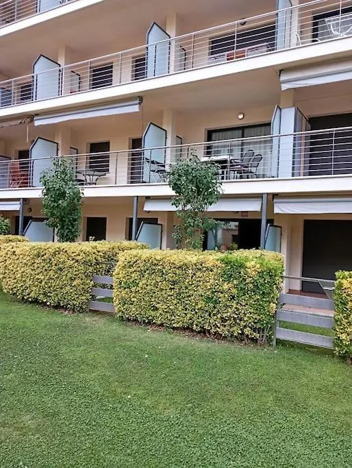 Apartamento En Primera Linea De Mar Roses 0*,